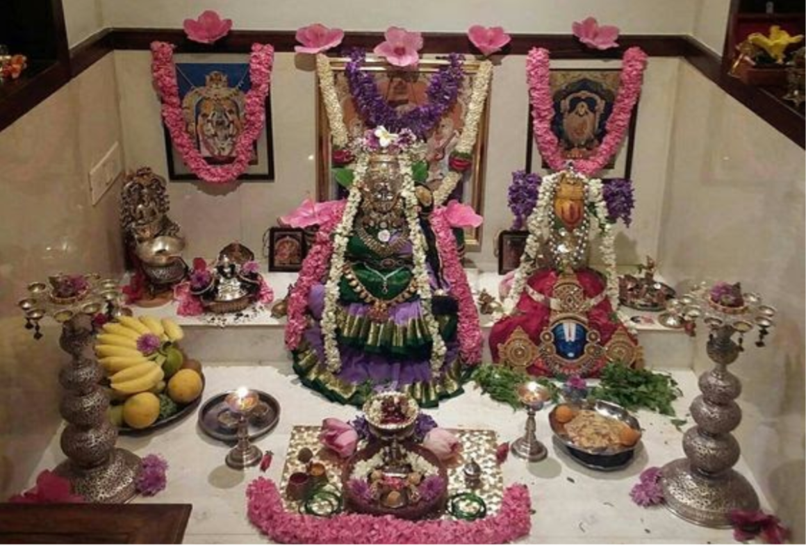 Image of Pooja Decoration for Home, Ganpati Pooja, Durga Pooja, Laxmi Pooja,  Wedding Mandap, Fresh Flowers Decoration-PW299043-Picxy